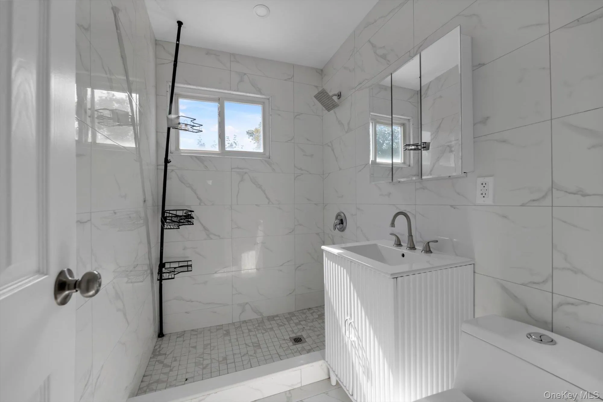 164-38 76th Road, New York, NY, 3 Bedrooms Bedrooms, 6 Rooms Rooms,2 BathroomsBathrooms,Residential,For Rent,76th,0,1057339 164-38 76th Road, New York, NY, 3 Bedrooms Bedrooms, 6 Rooms Rooms,2 BathroomsBathrooms,Residential,For Rent,76th,0,1057339