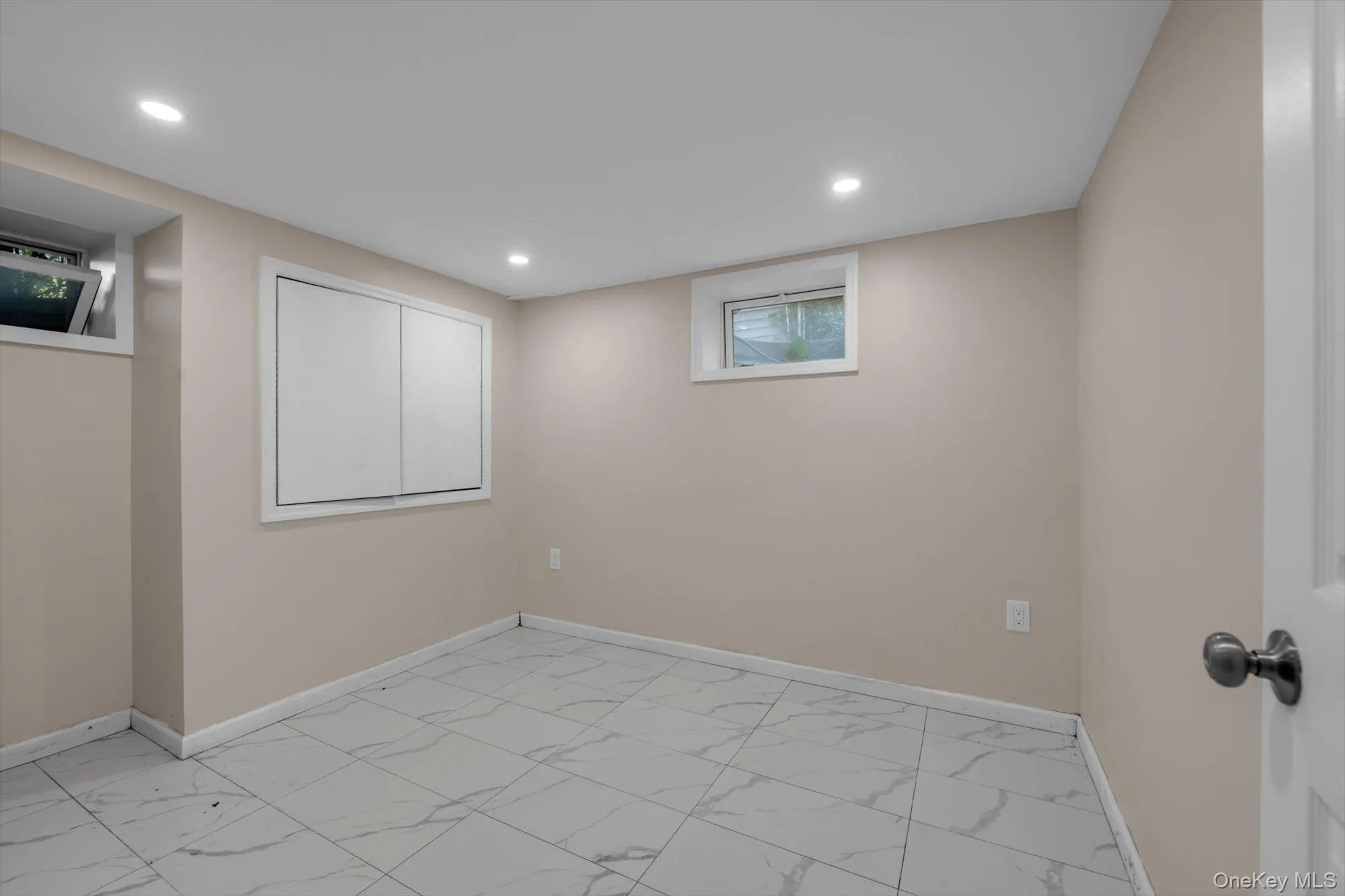 164-38 76th Road, New York, NY, 3 Bedrooms Bedrooms, 6 Rooms Rooms,2 BathroomsBathrooms,Residential,For Rent,76th,0,1057339 164-38 76th Road, New York, NY, 3 Bedrooms Bedrooms, 6 Rooms Rooms,2 BathroomsBathrooms,Residential,For Rent,76th,0,1057339
