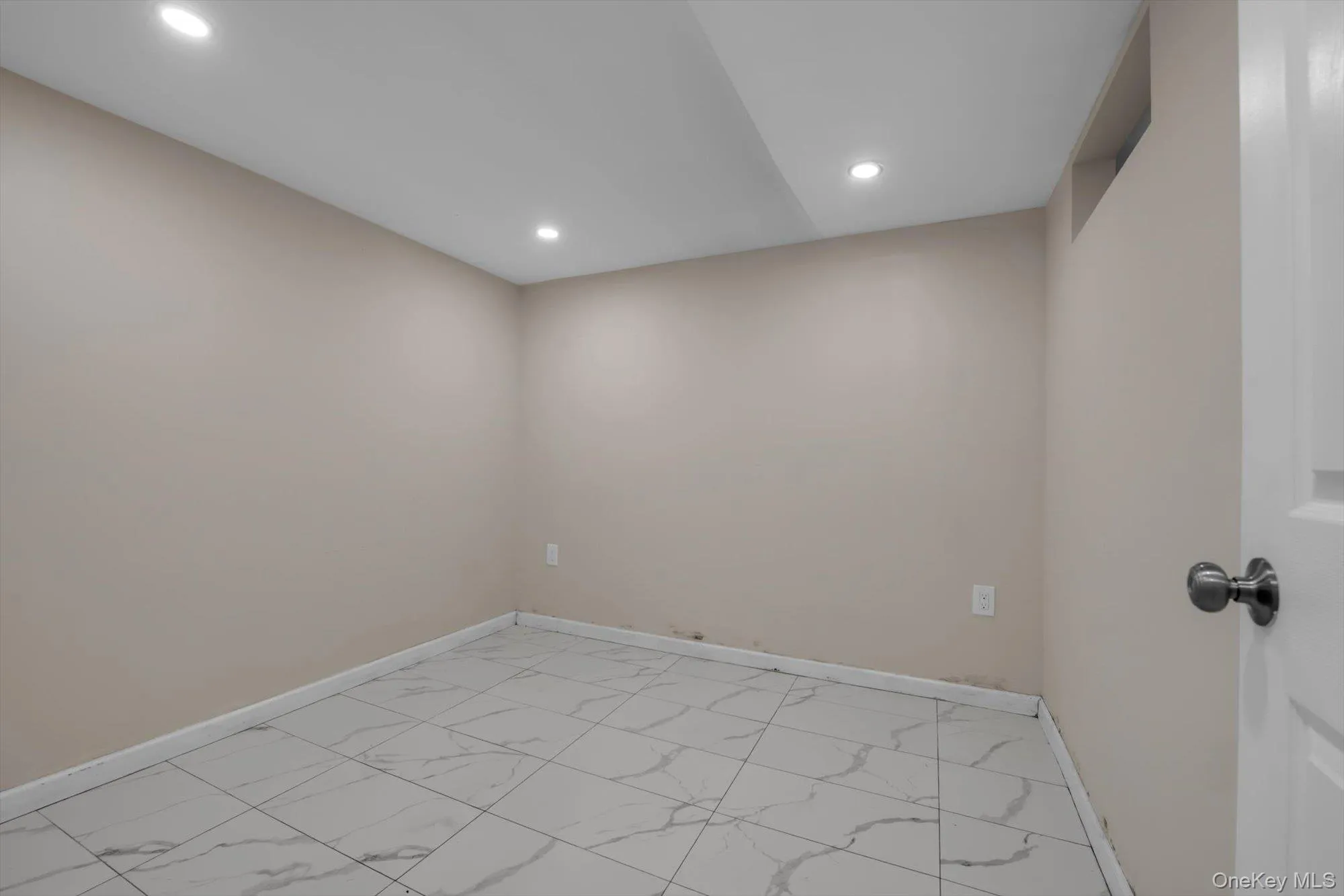 164-38 76th Road, New York, NY, 3 Bedrooms Bedrooms, 6 Rooms Rooms,2 BathroomsBathrooms,Residential,For Rent,76th,0,1057339 164-38 76th Road, New York, NY, 3 Bedrooms Bedrooms, 6 Rooms Rooms,2 BathroomsBathrooms,Residential,For Rent,76th,0,1057339