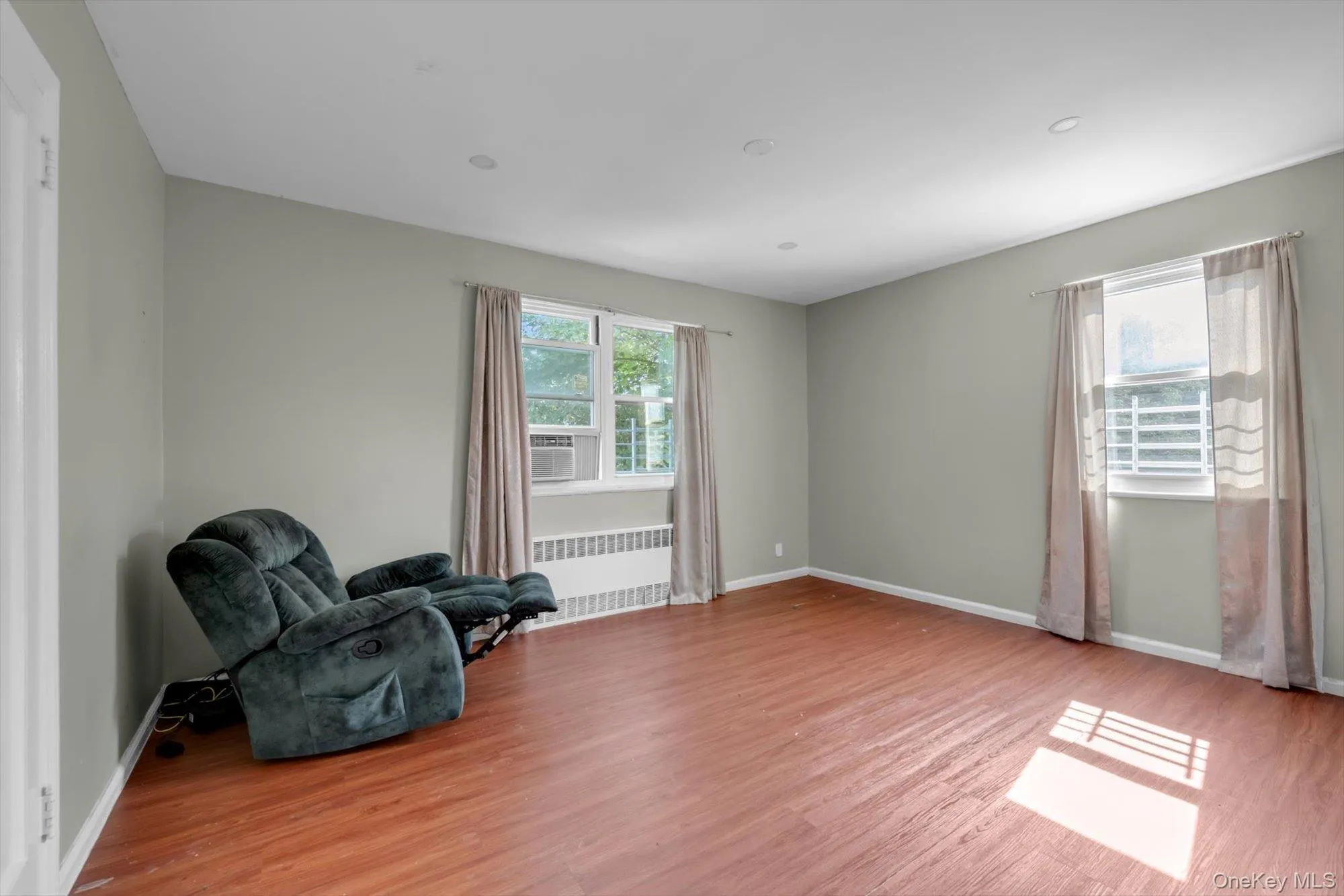 164-38 76th Road, New York, NY, 3 Bedrooms Bedrooms, 6 Rooms Rooms,2 BathroomsBathrooms,Residential,For Rent,76th,0,1057339 164-38 76th Road, New York, NY, 3 Bedrooms Bedrooms, 6 Rooms Rooms,2 BathroomsBathrooms,Residential,For Rent,76th,0,1057339