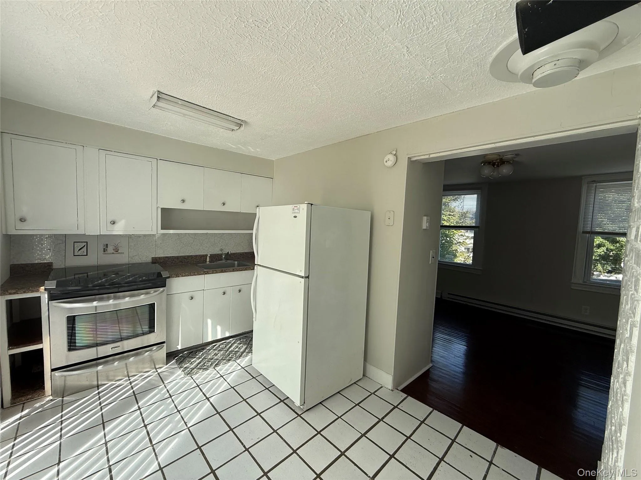 1 Birchwood Avenue, North Hempstead, NY, 2 Room Rooms,1 BathroomBathrooms,Residential Lease,For Rent,Birchwood,0,1057341 1 Birchwood Avenue, North Hempstead, NY, 2 Room Rooms,1 BathroomBathrooms,Residential Lease,For Rent,Birchwood,0,1057341