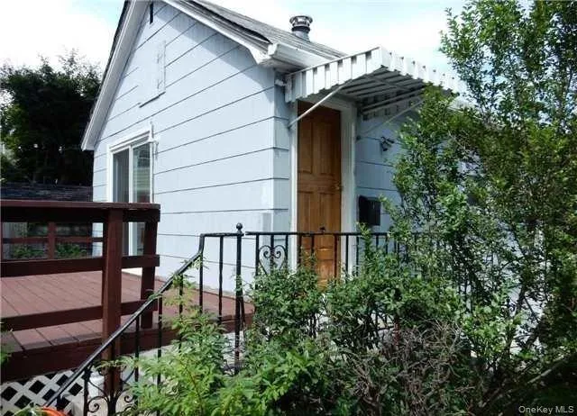 1 Birchwood Avenue, North Hempstead, NY, 2 Room Rooms,1 BathroomBathrooms,Residential Lease,For Rent,Birchwood,0,1057341 1 Birchwood Avenue, North Hempstead, NY, 2 Room Rooms,1 BathroomBathrooms,Residential Lease,For Rent,Birchwood,0,1057341