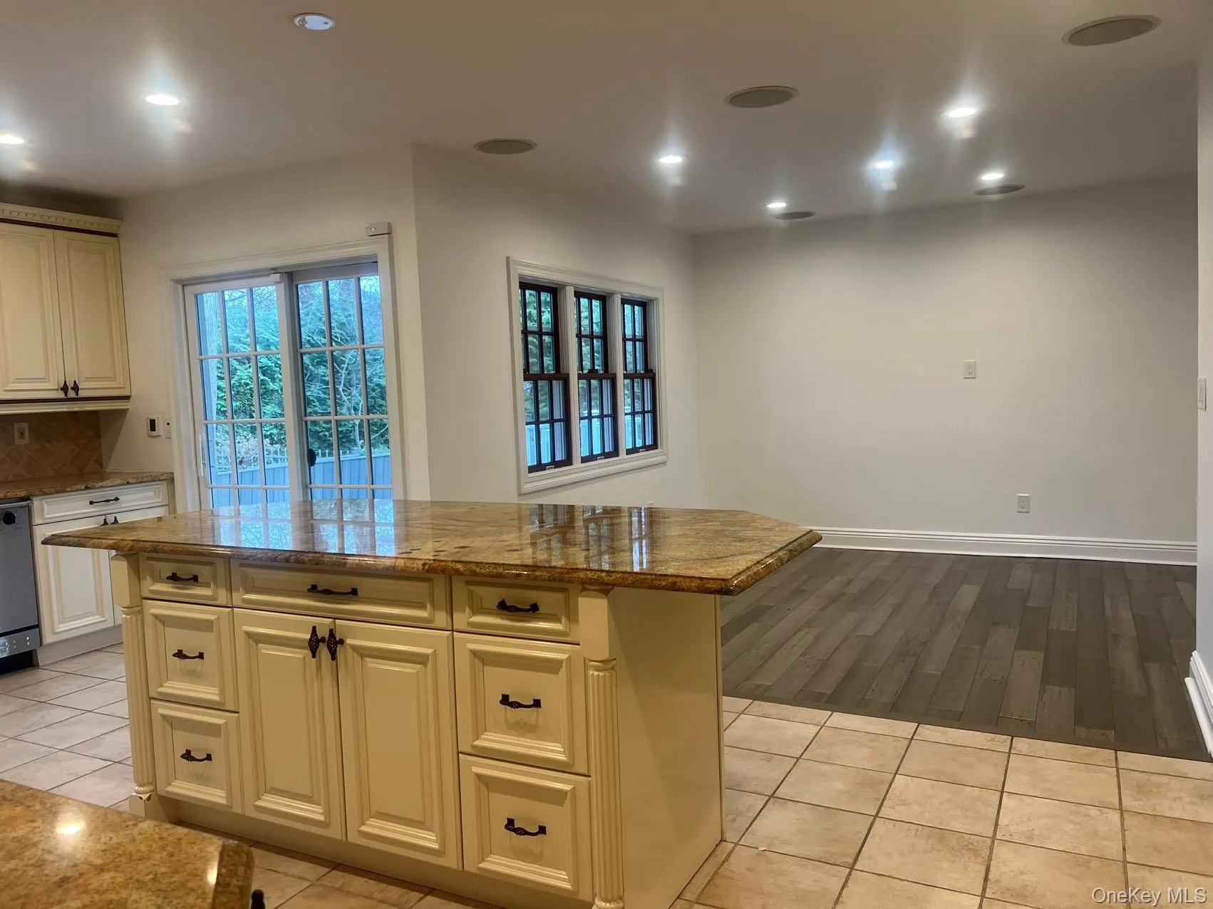 12 The Intervale, North Hempstead, NY, 5 Bedrooms Bedrooms, 11 Rooms Rooms,5 BathroomsBathrooms,Residential Lease,For Rent,The Intervale,0,1057343 12 The Intervale, North Hempstead, NY, 5 Bedrooms Bedrooms, 11 Rooms Rooms,5 BathroomsBathrooms,Residential Lease,For Rent,The Intervale,0,1057343