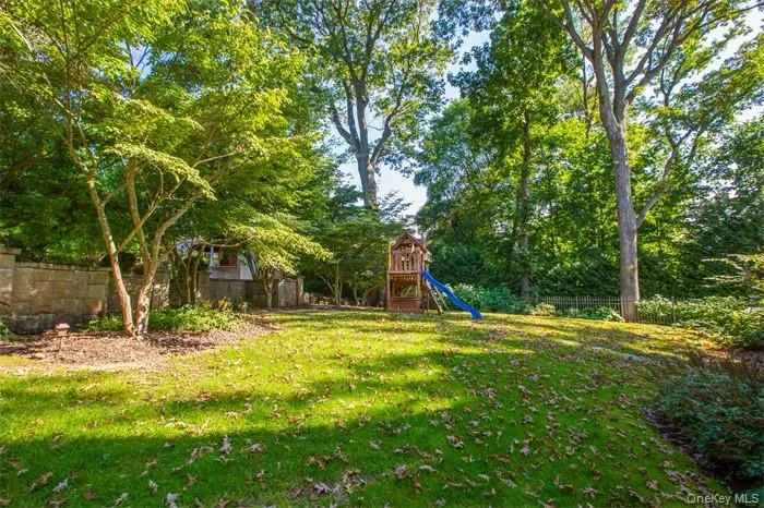 12 The Intervale, North Hempstead, NY, 5 Bedrooms Bedrooms, 11 Rooms Rooms,5 BathroomsBathrooms,Residential Lease,For Rent,The Intervale,0,1057343 12 The Intervale, North Hempstead, NY, 5 Bedrooms Bedrooms, 11 Rooms Rooms,5 BathroomsBathrooms,Residential Lease,For Rent,The Intervale,0,1057343