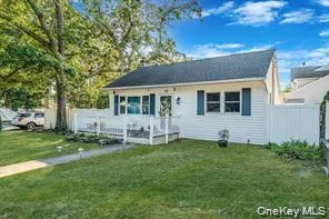 32 Pine Tree Drive, Brookhaven, NY, 2 Bedrooms Bedrooms, 7 Rooms Rooms,2 BathroomsBathrooms,Residential,For Rent,Pine Tree,0,1057350 32 Pine Tree Drive, Brookhaven, NY, 2 Bedrooms Bedrooms, 7 Rooms Rooms,2 BathroomsBathrooms,Residential,For Rent,Pine Tree,0,1057350