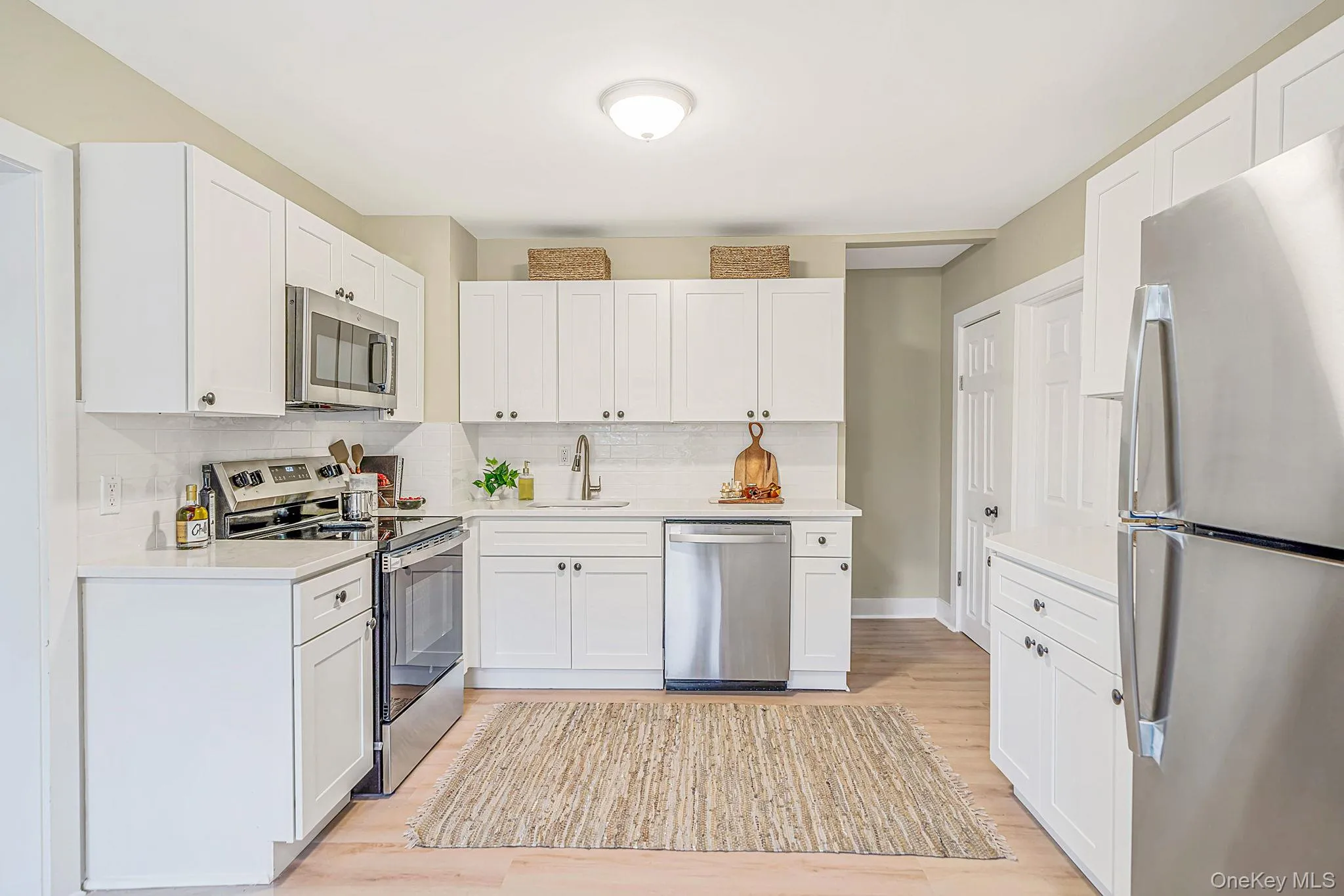 61 Bank Street, Brookhaven, NY, 3 Bedrooms Bedrooms, 7 Rooms Rooms,2 BathroomsBathrooms,Residential,For Rent,Bank,0,1057352 61 Bank Street, Brookhaven, NY, 3 Bedrooms Bedrooms, 7 Rooms Rooms,2 BathroomsBathrooms,Residential,For Rent,Bank,0,1057352