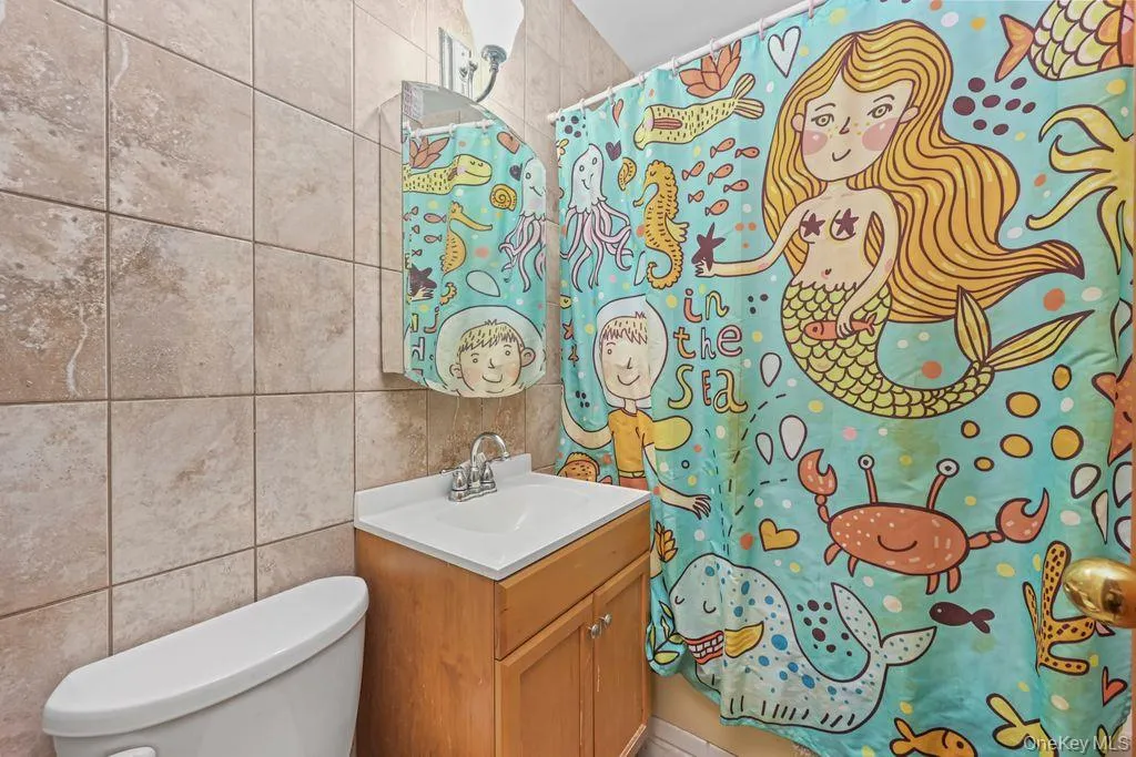 2136 28th Street, New York, NY, 3 Bedrooms Bedrooms, 6 Rooms Rooms,2 BathroomsBathrooms,Residential,For Rent,28th,0,1057355 2136 28th Street, New York, NY, 3 Bedrooms Bedrooms, 6 Rooms Rooms,2 BathroomsBathrooms,Residential,For Rent,28th,0,1057355