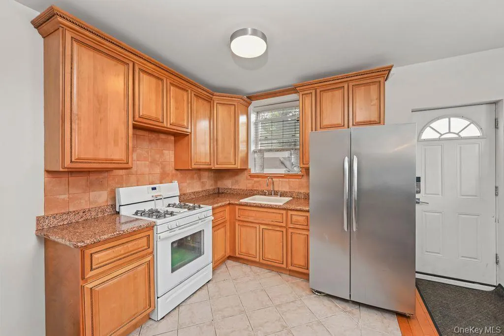 2136 28th Street, New York, NY, 3 Bedrooms Bedrooms, 6 Rooms Rooms,2 BathroomsBathrooms,Residential,For Rent,28th,0,1057355 2136 28th Street, New York, NY, 3 Bedrooms Bedrooms, 6 Rooms Rooms,2 BathroomsBathrooms,Residential,For Rent,28th,0,1057355