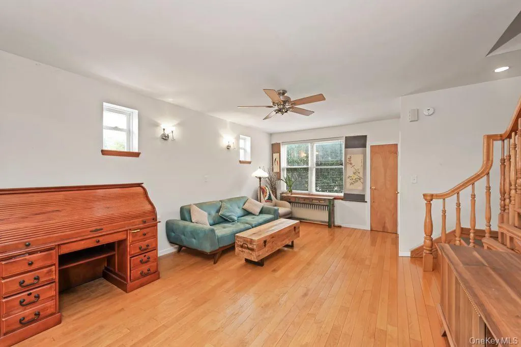 2136 28th Street, New York, NY, 3 Bedrooms Bedrooms, 6 Rooms Rooms,2 BathroomsBathrooms,Residential,For Rent,28th,0,1057355 2136 28th Street, New York, NY, 3 Bedrooms Bedrooms, 6 Rooms Rooms,2 BathroomsBathrooms,Residential,For Rent,28th,0,1057355