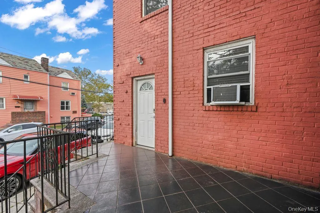 2136 28th Street, New York, NY, 3 Bedrooms Bedrooms, 6 Rooms Rooms,2 BathroomsBathrooms,Residential,For Rent,28th,0,1057355 2136 28th Street, New York, NY, 3 Bedrooms Bedrooms, 6 Rooms Rooms,2 BathroomsBathrooms,Residential,For Rent,28th,0,1057355