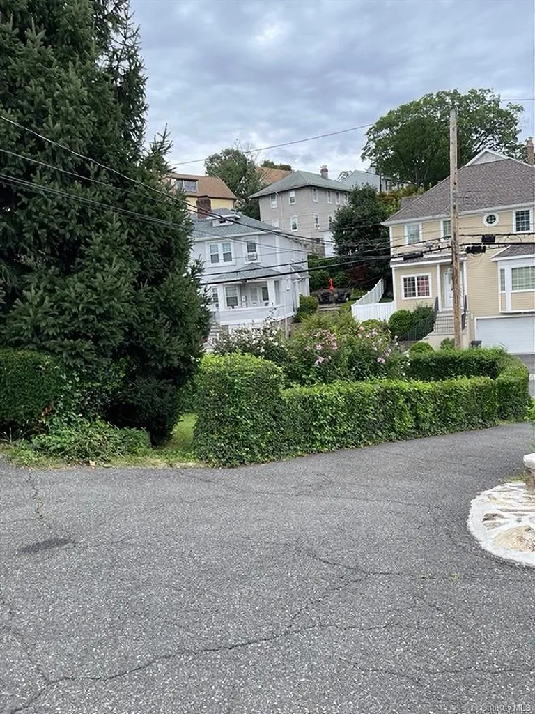 135 Wallace Street, Eastchester, NY, 1 Bedroom Bedrooms, 3 Rooms Rooms,1 BathroomBathrooms,Residential Lease,For Rent,Wallace,0,1057357 135 Wallace Street, Eastchester, NY, 1 Bedroom Bedrooms, 3 Rooms Rooms,1 BathroomBathrooms,Residential Lease,For Rent,Wallace,0,1057357