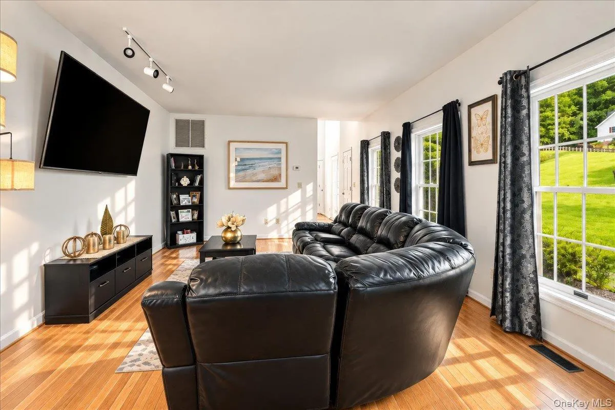 3 Miller Road, Putnam Valley, NY, 4 Bedrooms Bedrooms, 8 Rooms Rooms,2 BathroomsBathrooms,Residential,For Rent,Miller,0,1057359 3 Miller Road, Putnam Valley, NY, 4 Bedrooms Bedrooms, 8 Rooms Rooms,2 BathroomsBathrooms,Residential,For Rent,Miller,0,1057359