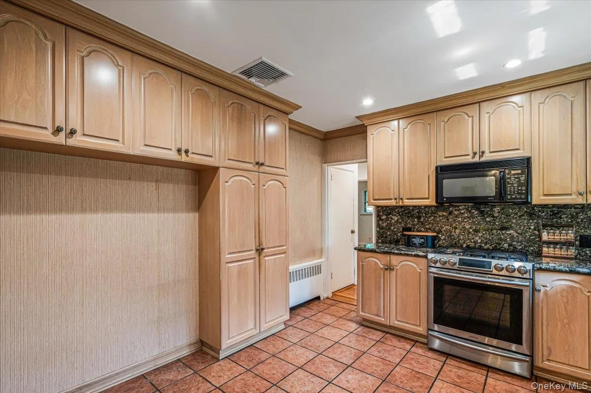 217-06 Stewart Road, New York, NY, 3 Bedrooms Bedrooms, 9 Rooms Rooms,2 BathroomsBathrooms,Residential Lease,For Rent,Stewart,0,1057361 217-06 Stewart Road, New York, NY, 3 Bedrooms Bedrooms, 9 Rooms Rooms,2 BathroomsBathrooms,Residential Lease,For Rent,Stewart,0,1057361