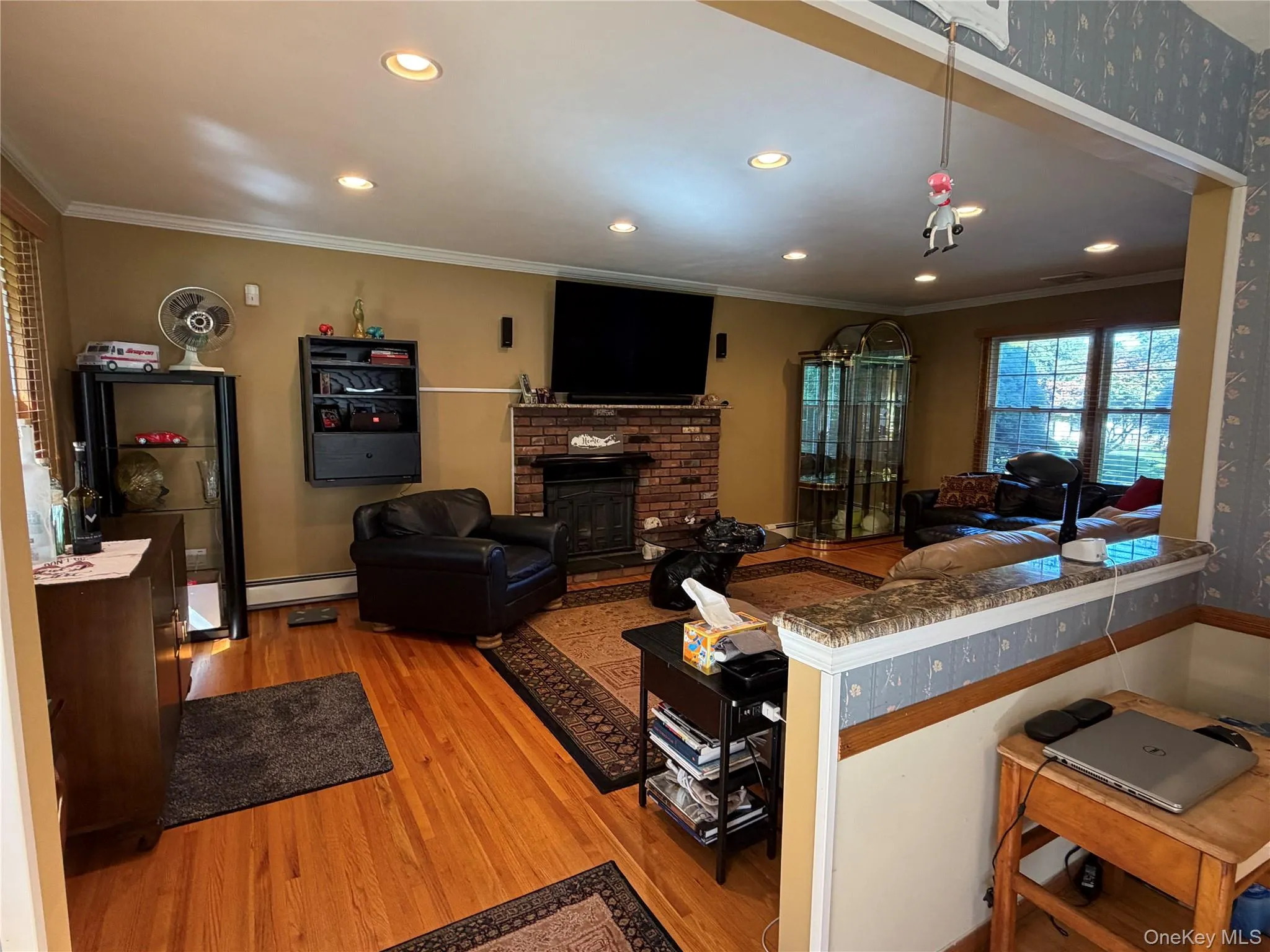 Living room from the kitchen, very open and inviting Living room from the kitchen, very open and inviting