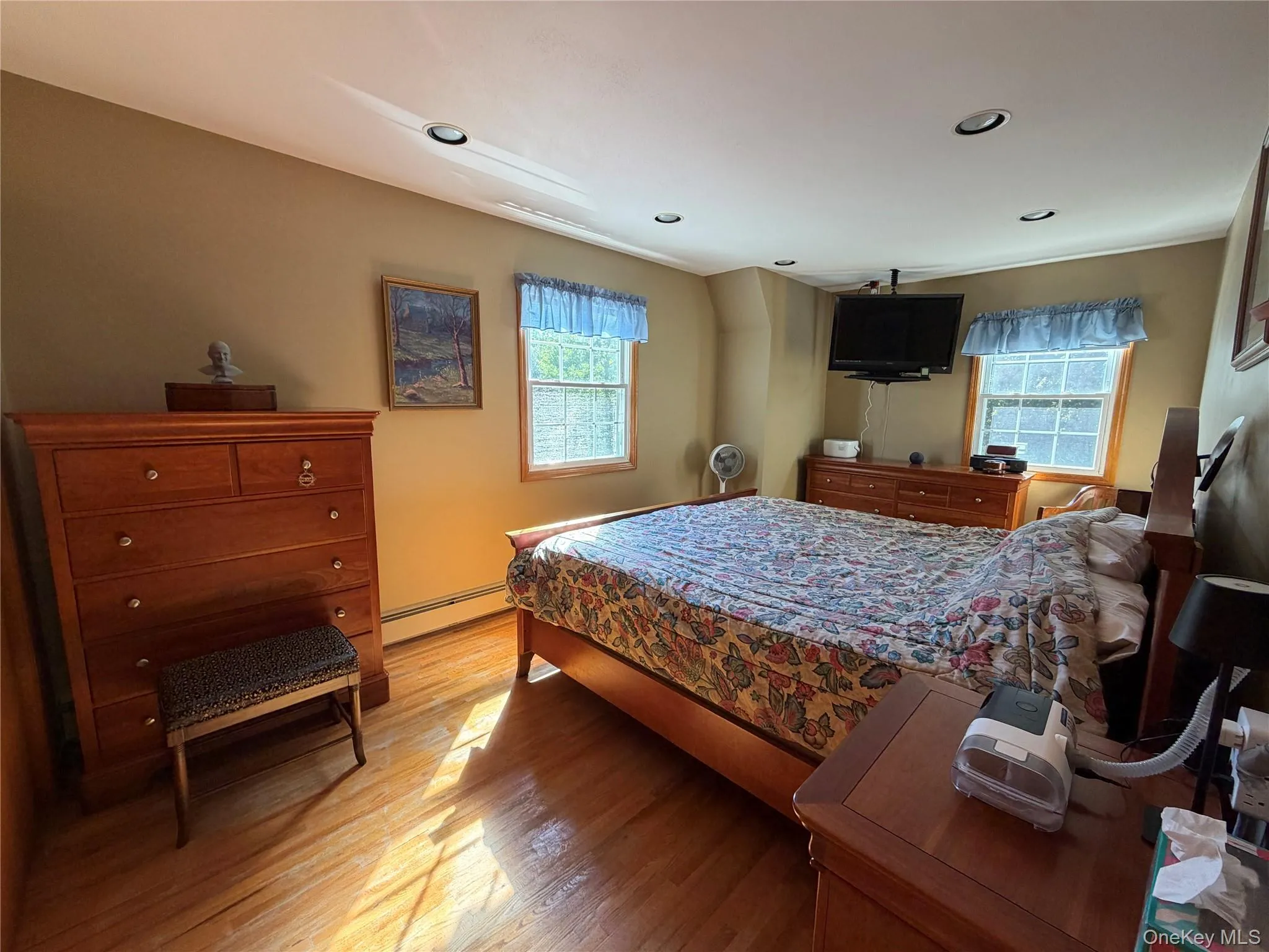 South east exposure in this primary bedroom, oak floors South east exposure in this primary bedroom, oak floors
