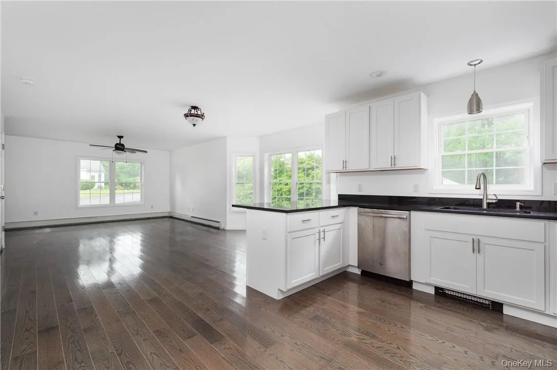 80 Dorsey Lane, Hyde Park, NY, 2 Bedrooms Bedrooms, 4 Rooms Rooms,1 BathroomBathrooms,Residential Lease,For Rent,Dorsey,0,1057400 80 Dorsey Lane, Hyde Park, NY, 2 Bedrooms Bedrooms, 4 Rooms Rooms,1 BathroomBathrooms,Residential Lease,For Rent,Dorsey,0,1057400