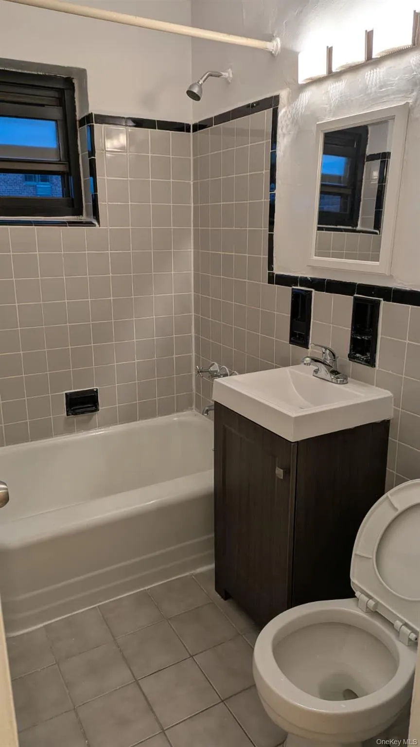 94-30 58th Avenue, New York, NY, 2 Bedrooms Bedrooms, 5 Rooms Rooms,1 BathroomBathrooms,Residential,For Rent,58th,0,1057403 94-30 58th Avenue, New York, NY, 2 Bedrooms Bedrooms, 5 Rooms Rooms,1 BathroomBathrooms,Residential,For Rent,58th,0,1057403
