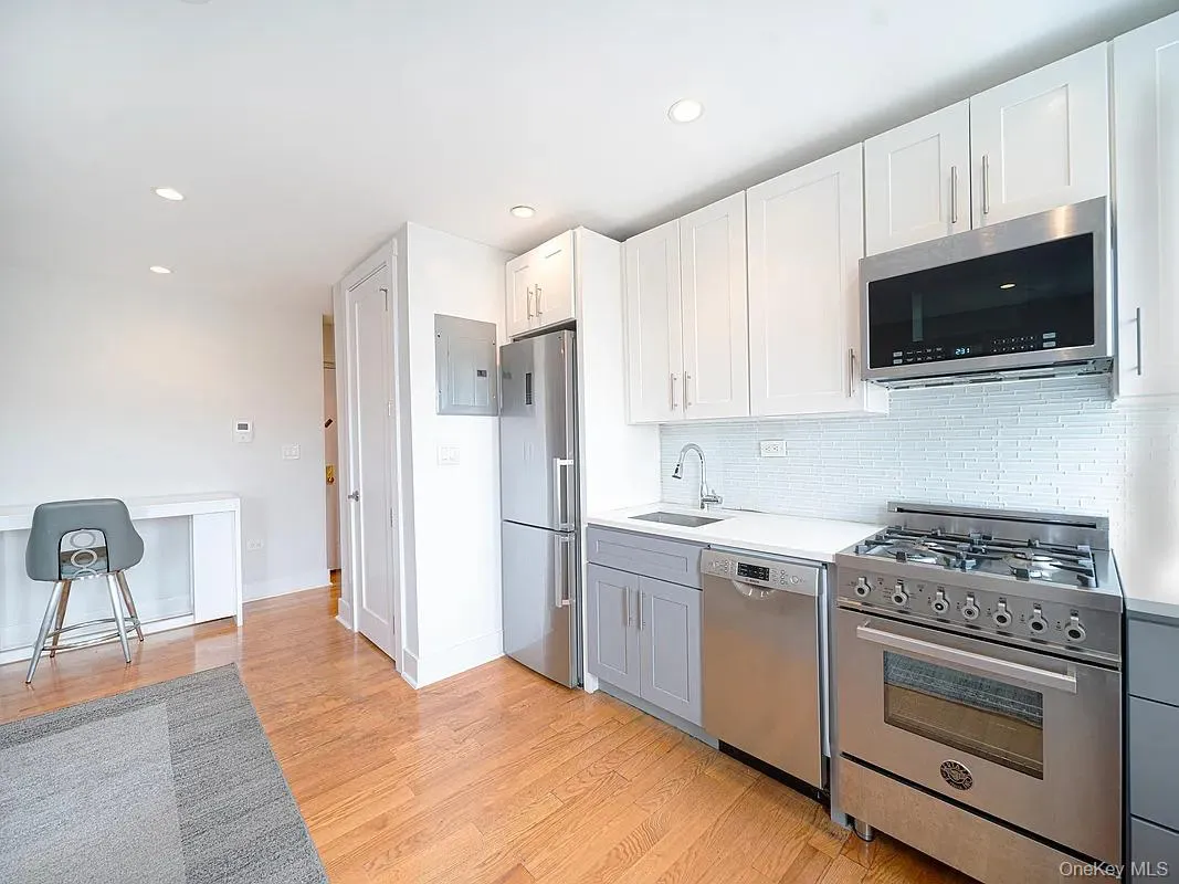 42-22 Ketcham, New York, NY, 2 Rooms Rooms,1 BathroomBathrooms,Residential,For Rent,Ketcham,0,1057407 42-22 Ketcham, New York, NY, 2 Rooms Rooms,1 BathroomBathrooms,Residential,For Rent,Ketcham,0,1057407