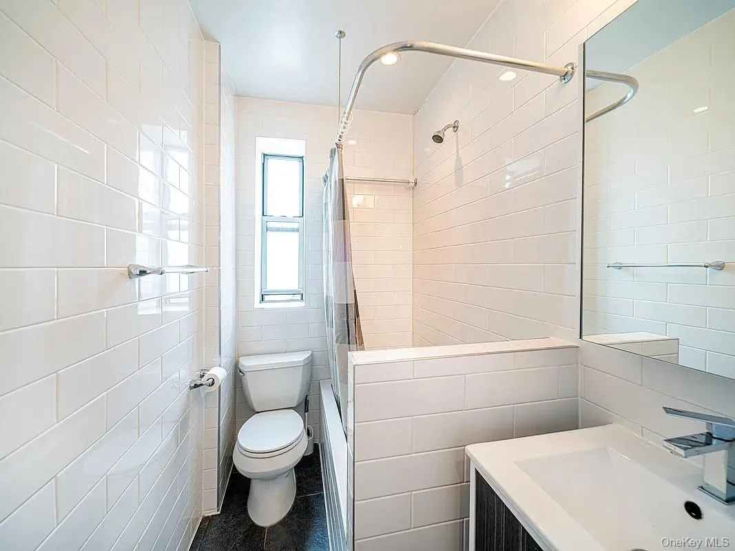 42-22 Ketcham, New York, NY, 2 Rooms Rooms,1 BathroomBathrooms,Residential,For Rent,Ketcham,0,1057407 42-22 Ketcham, New York, NY, 2 Rooms Rooms,1 BathroomBathrooms,Residential,For Rent,Ketcham,0,1057407
