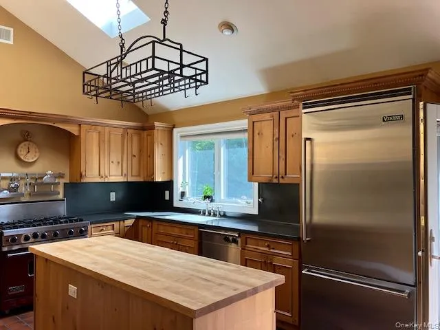 39 Moran Way, East Fishkill, NY, 3 Bedrooms Bedrooms, 7 Rooms Rooms,3 BathroomsBathrooms,Residential,For Rent,Moran,0,1057416 39 Moran Way, East Fishkill, NY, 3 Bedrooms Bedrooms, 7 Rooms Rooms,3 BathroomsBathrooms,Residential,For Rent,Moran,0,1057416