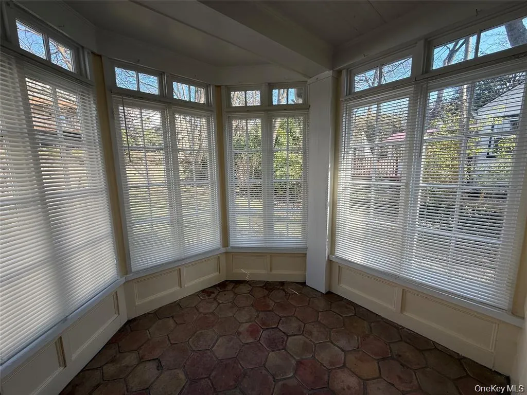 15 Maple Grove Street, North Hempstead, NY, 4 Bedrooms Bedrooms, 8 Rooms Rooms,2 BathroomsBathrooms,Residential,For Rent,Maple Grove,0,1057417 15 Maple Grove Street, North Hempstead, NY, 4 Bedrooms Bedrooms, 8 Rooms Rooms,2 BathroomsBathrooms,Residential,For Rent,Maple Grove,0,1057417