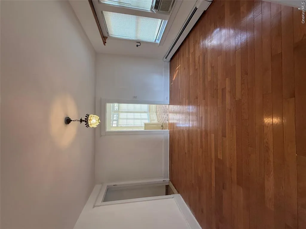 15 Maple Grove Street, North Hempstead, NY, 4 Bedrooms Bedrooms, 8 Rooms Rooms,2 BathroomsBathrooms,Residential,For Rent,Maple Grove,0,1057417 15 Maple Grove Street, North Hempstead, NY, 4 Bedrooms Bedrooms, 8 Rooms Rooms,2 BathroomsBathrooms,Residential,For Rent,Maple Grove,0,1057417