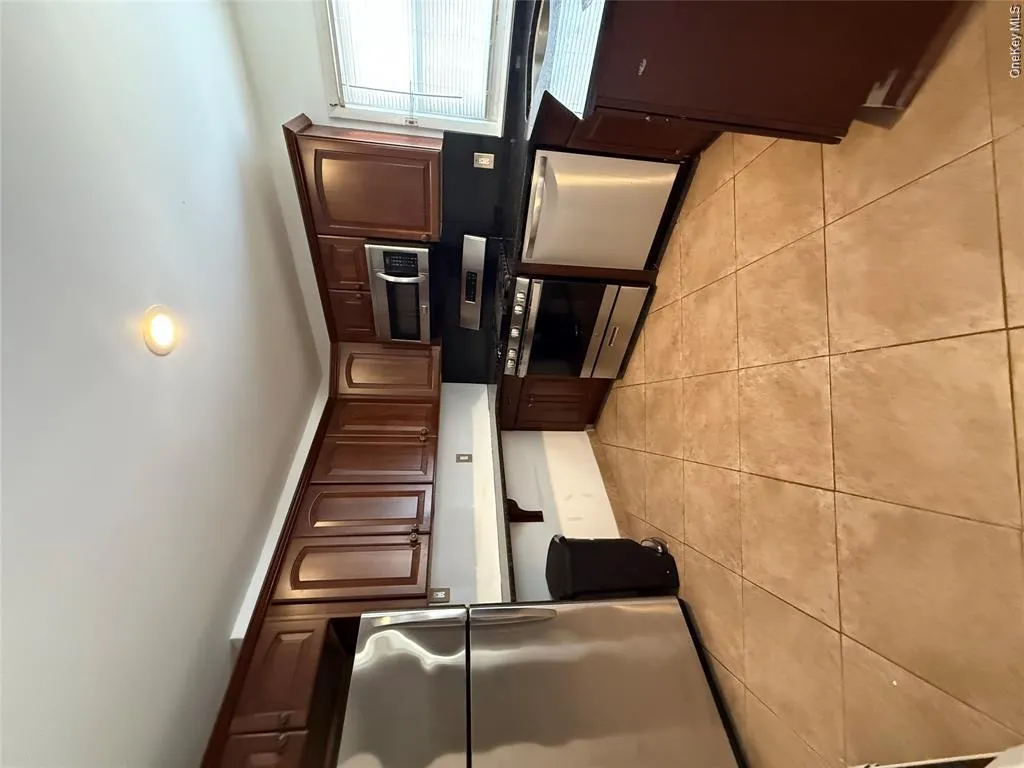15 Maple Grove Street, North Hempstead, NY, 4 Bedrooms Bedrooms, 8 Rooms Rooms,2 BathroomsBathrooms,Residential,For Rent,Maple Grove,0,1057417 15 Maple Grove Street, North Hempstead, NY, 4 Bedrooms Bedrooms, 8 Rooms Rooms,2 BathroomsBathrooms,Residential,For Rent,Maple Grove,0,1057417