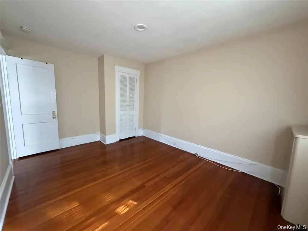 15 Maple Grove Street, North Hempstead, NY, 4 Bedrooms Bedrooms, 8 Rooms Rooms,2 BathroomsBathrooms,Residential,For Rent,Maple Grove,0,1057417 15 Maple Grove Street, North Hempstead, NY, 4 Bedrooms Bedrooms, 8 Rooms Rooms,2 BathroomsBathrooms,Residential,For Rent,Maple Grove,0,1057417