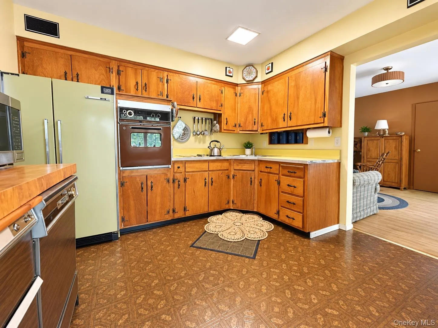 129 Village Line Road, Babylon, NY, 3 Bedrooms Bedrooms, 8 Rooms Rooms,1 BathroomBathrooms,Residential,For Rent,Village Line,0,1057418 129 Village Line Road, Babylon, NY, 3 Bedrooms Bedrooms, 8 Rooms Rooms,1 BathroomBathrooms,Residential,For Rent,Village Line,0,1057418