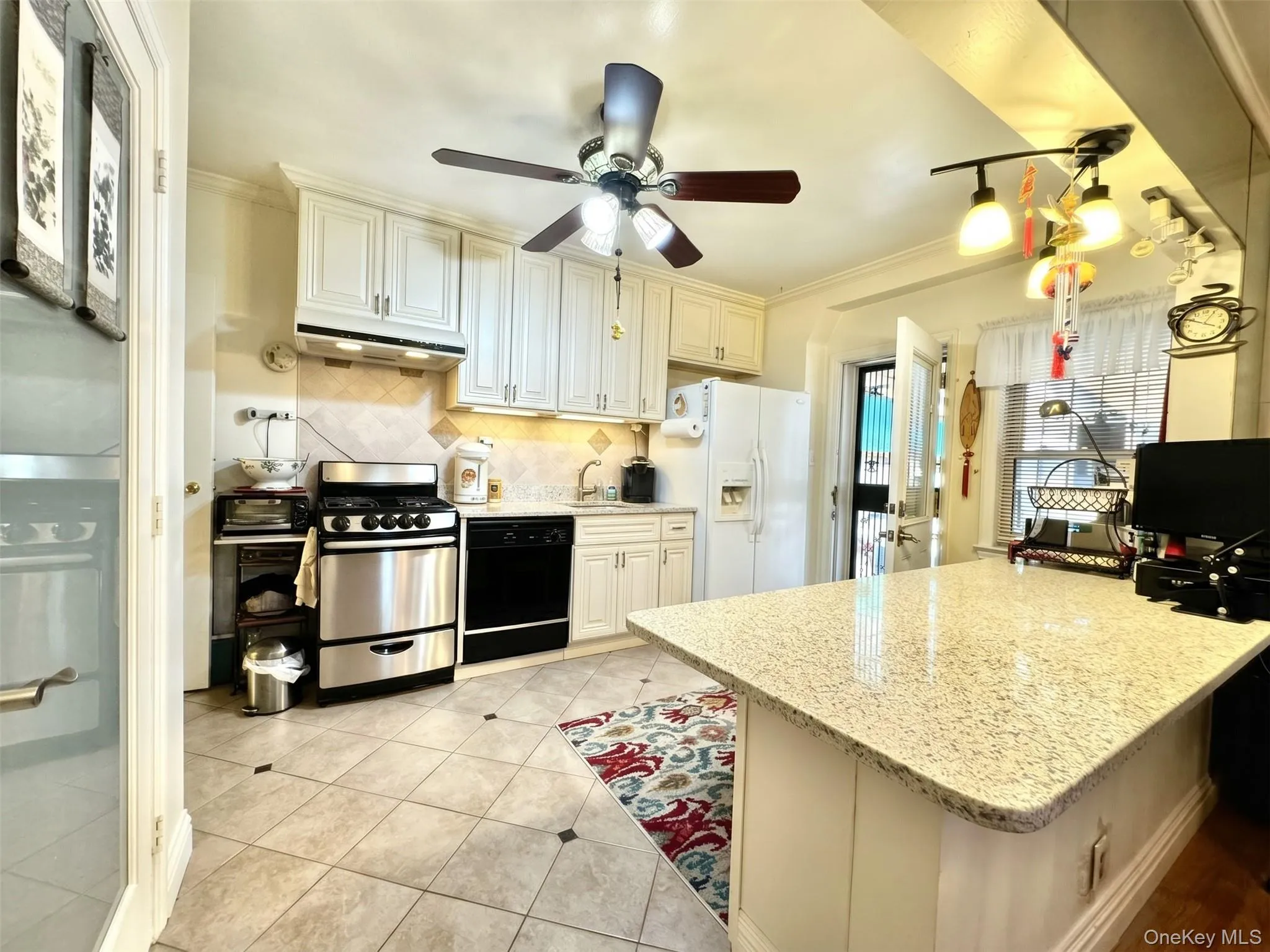 2002 150th Street, New York, NY, 3 Bedrooms Bedrooms, 8 Rooms Rooms,1 BathroomBathrooms,Residential,For Rent,150th,0,1057420 2002 150th Street, New York, NY, 3 Bedrooms Bedrooms, 8 Rooms Rooms,1 BathroomBathrooms,Residential,For Rent,150th,0,1057420