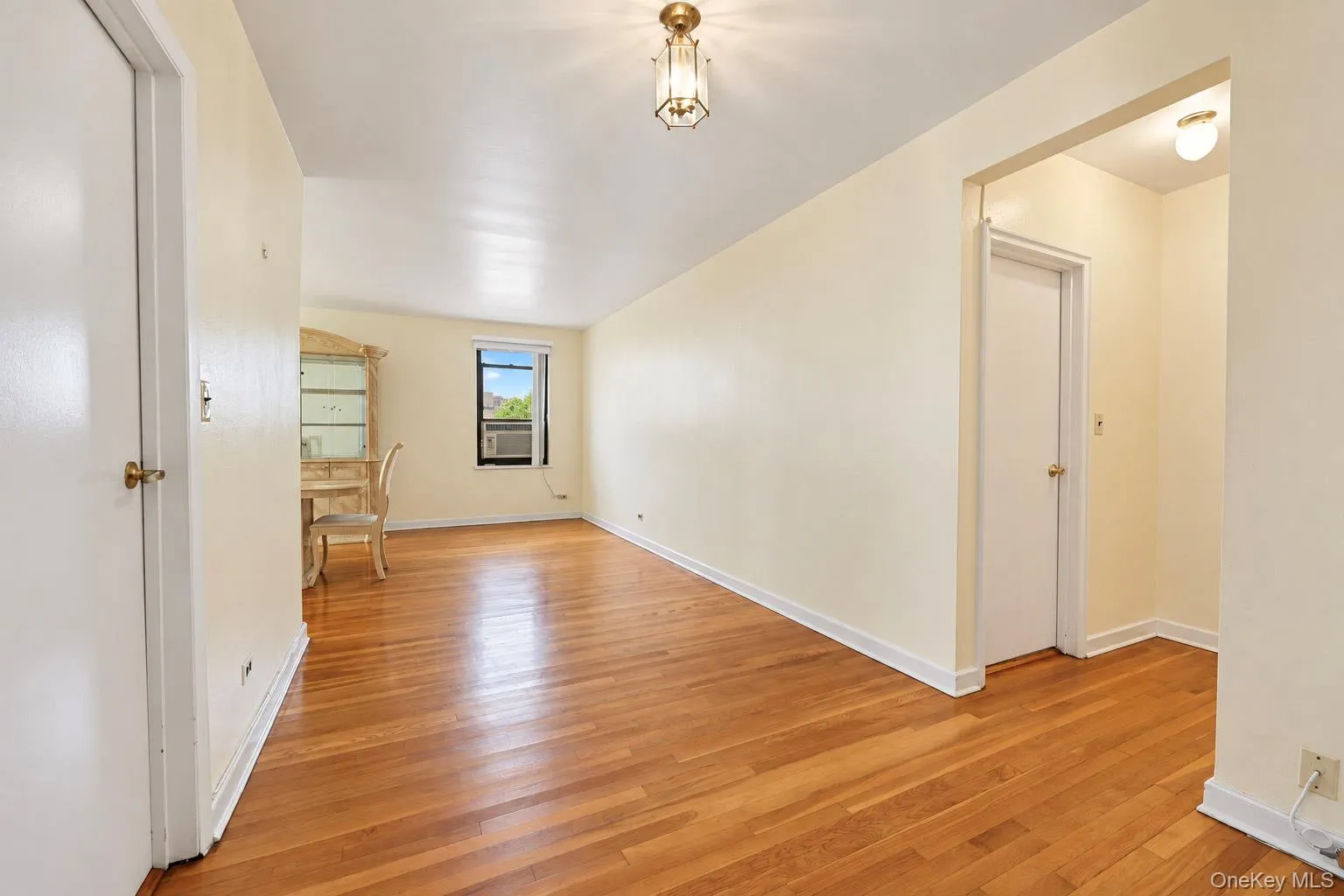 151 Hartsdale Avenue, Greenburgh, NY, 1 Bedroom Bedrooms, 4 Rooms Rooms,1 BathroomBathrooms,Residential,For Rent,Hartsdale,0,1057423 151 Hartsdale Avenue, Greenburgh, NY, 1 Bedroom Bedrooms, 4 Rooms Rooms,1 BathroomBathrooms,Residential,For Rent,Hartsdale,0,1057423