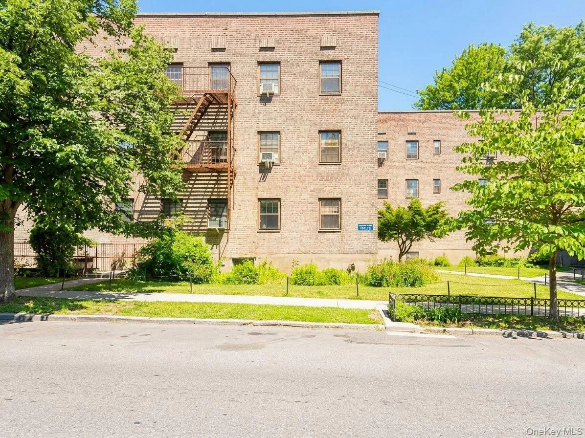 144-33 79th Avenue, New York, NY, 1 Bedroom Bedrooms, 3 Rooms Rooms,1 BathroomBathrooms,Residential,For Rent,79th,0,1057430 144-33 79th Avenue, New York, NY, 1 Bedroom Bedrooms, 3 Rooms Rooms,1 BathroomBathrooms,Residential,For Rent,79th,0,1057430