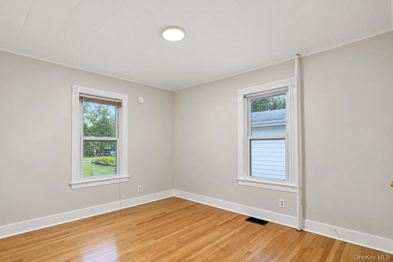 54 Ogden Street, Middletown, NY, 3 Bedrooms Bedrooms, 5 Rooms Rooms,1 BathroomBathrooms,Residential Lease,For Rent,Ogden,0,1057453 54 Ogden Street, Middletown, NY, 3 Bedrooms Bedrooms, 5 Rooms Rooms,1 BathroomBathrooms,Residential Lease,For Rent,Ogden,0,1057453