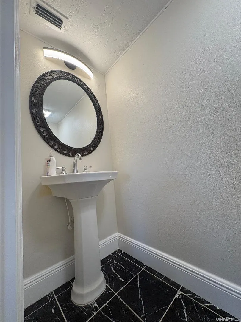 16122 Denham Court, Clermont, NY, 4 Bedrooms Bedrooms, 8 Rooms Rooms,2 BathroomsBathrooms,Residential,For Rent,Denham,0,1057459 16122 Denham Court, Clermont, NY, 4 Bedrooms Bedrooms, 8 Rooms Rooms,2 BathroomsBathrooms,Residential,For Rent,Denham,0,1057459