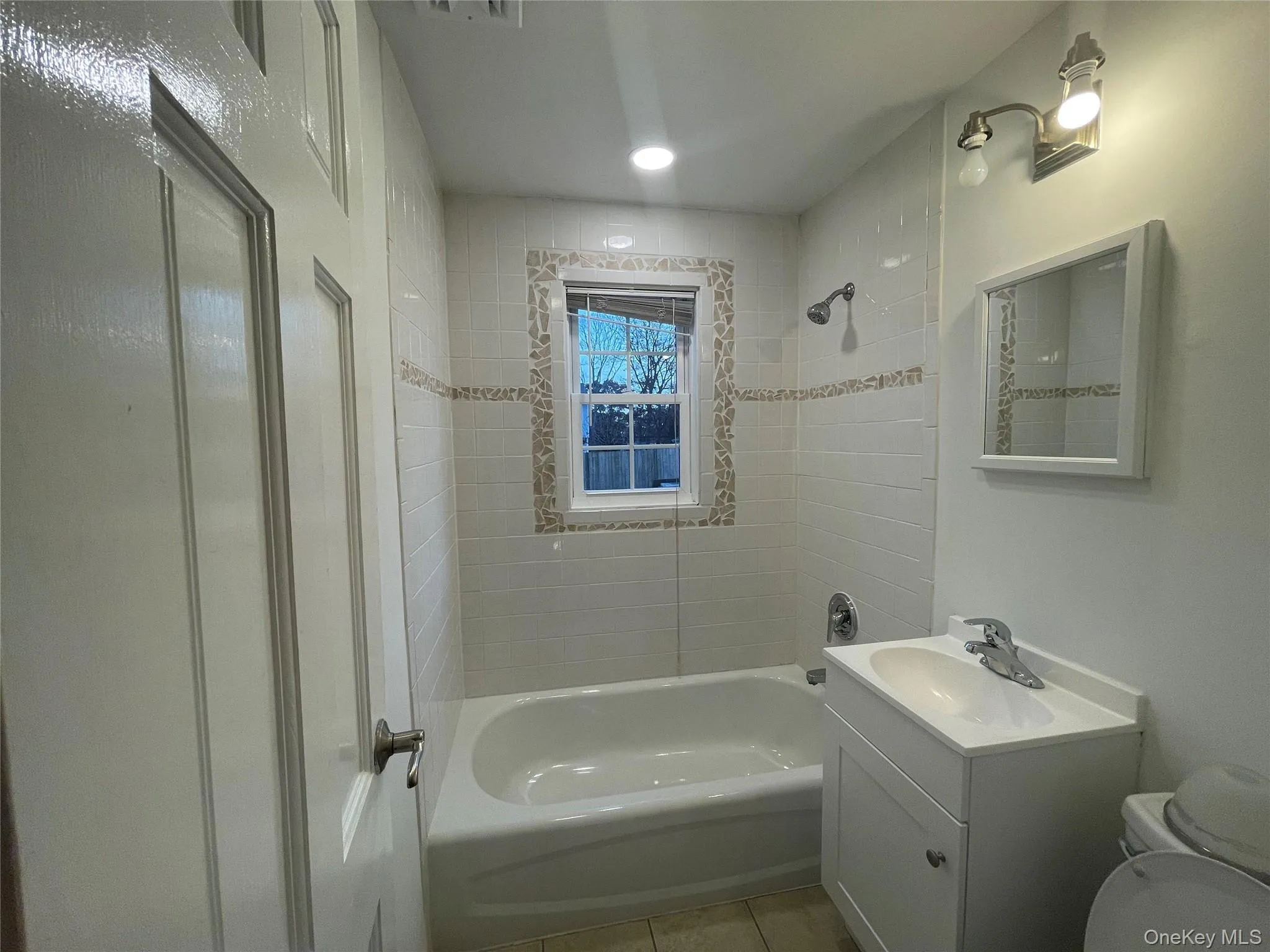 368 Ontario Street, Islip, NY, 4 Bedrooms Bedrooms, 9 Rooms Rooms,3 BathroomsBathrooms,Residential Lease,For Rent,Ontario,0,1057462 368 Ontario Street, Islip, NY, 4 Bedrooms Bedrooms, 9 Rooms Rooms,3 BathroomsBathrooms,Residential Lease,For Rent,Ontario,0,1057462