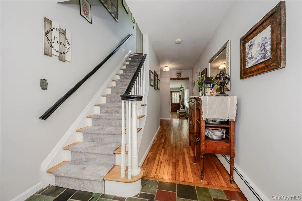 12 Knoll Crest, Brookhaven, NY, 4 Bedrooms Bedrooms, 9 Rooms Rooms,2 BathroomsBathrooms,Residential,For Rent,Knoll,0,1057467 12 Knoll Crest, Brookhaven, NY, 4 Bedrooms Bedrooms, 9 Rooms Rooms,2 BathroomsBathrooms,Residential,For Rent,Knoll,0,1057467