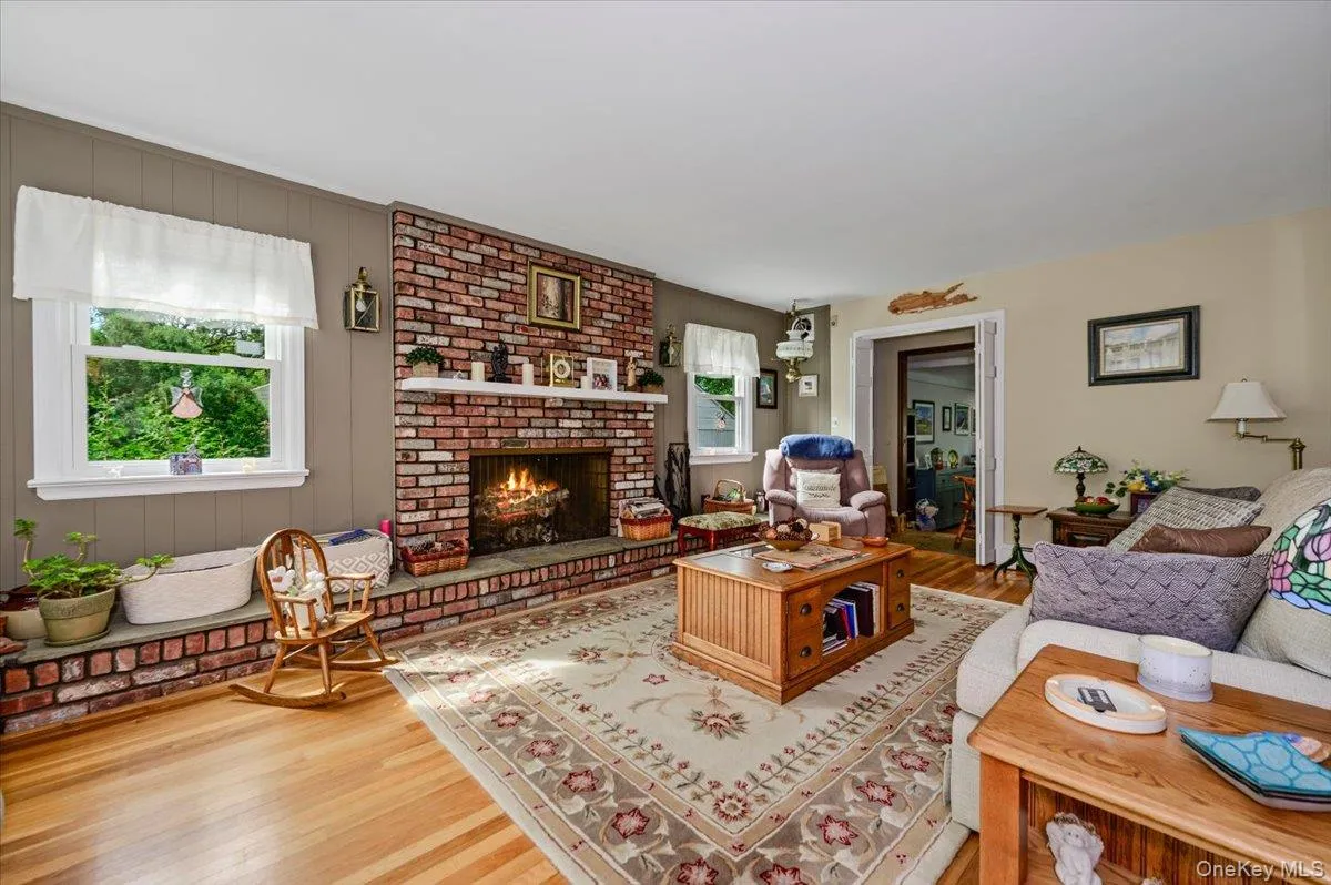 12 Knoll Crest, Brookhaven, NY, 4 Bedrooms Bedrooms, 9 Rooms Rooms,2 BathroomsBathrooms,Residential,For Rent,Knoll,0,1057467 12 Knoll Crest, Brookhaven, NY, 4 Bedrooms Bedrooms, 9 Rooms Rooms,2 BathroomsBathrooms,Residential,For Rent,Knoll,0,1057467