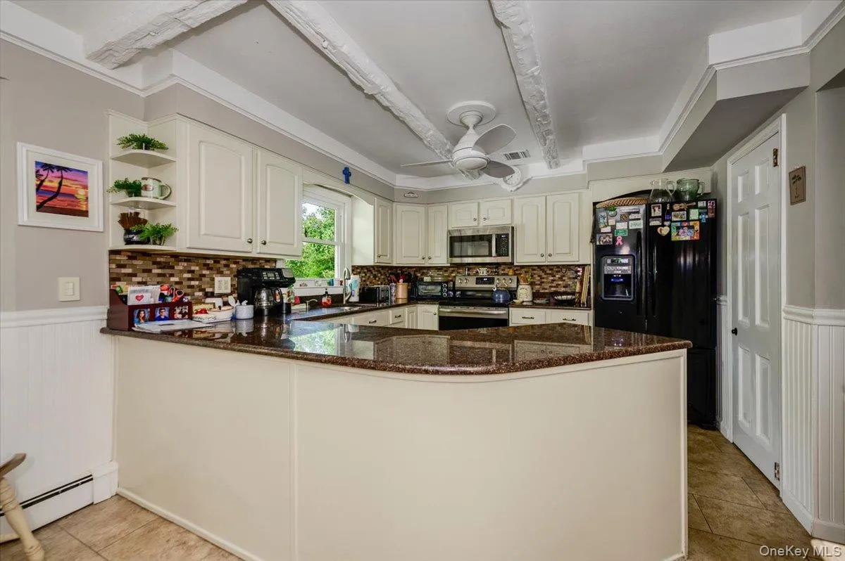 12 Knoll Crest, Brookhaven, NY, 4 Bedrooms Bedrooms, 9 Rooms Rooms,2 BathroomsBathrooms,Residential,For Rent,Knoll,0,1057467 12 Knoll Crest, Brookhaven, NY, 4 Bedrooms Bedrooms, 9 Rooms Rooms,2 BathroomsBathrooms,Residential,For Rent,Knoll,0,1057467