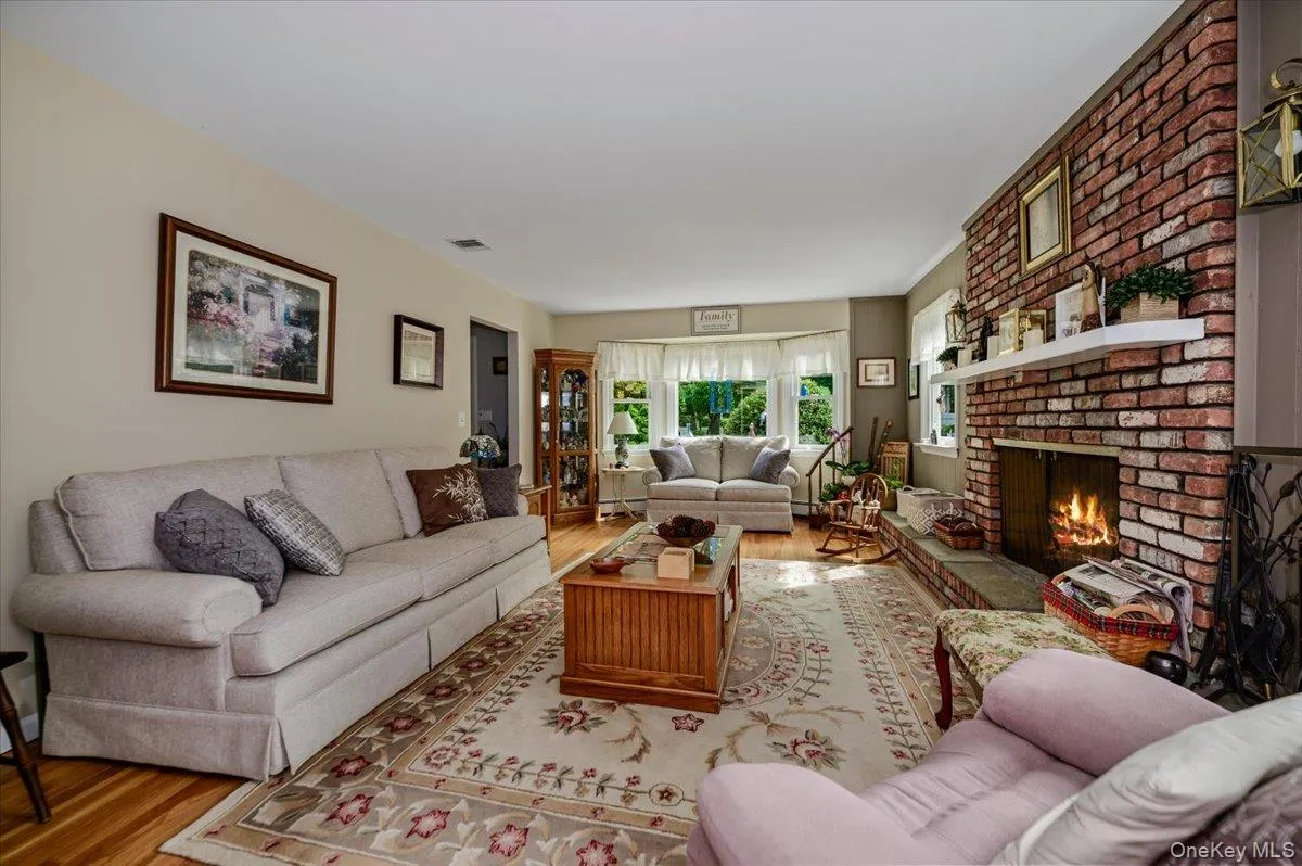 12 Knoll Crest, Brookhaven, NY, 4 Bedrooms Bedrooms, 9 Rooms Rooms,2 BathroomsBathrooms,Residential,For Rent,Knoll,0,1057467 12 Knoll Crest, Brookhaven, NY, 4 Bedrooms Bedrooms, 9 Rooms Rooms,2 BathroomsBathrooms,Residential,For Rent,Knoll,0,1057467