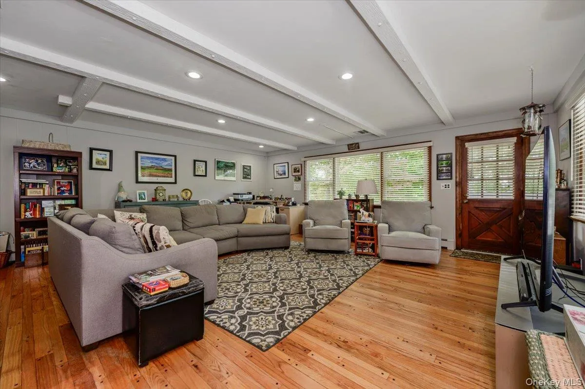 12 Knoll Crest, Brookhaven, NY, 4 Bedrooms Bedrooms, 9 Rooms Rooms,2 BathroomsBathrooms,Residential,For Rent,Knoll,0,1057467 12 Knoll Crest, Brookhaven, NY, 4 Bedrooms Bedrooms, 9 Rooms Rooms,2 BathroomsBathrooms,Residential,For Rent,Knoll,0,1057467