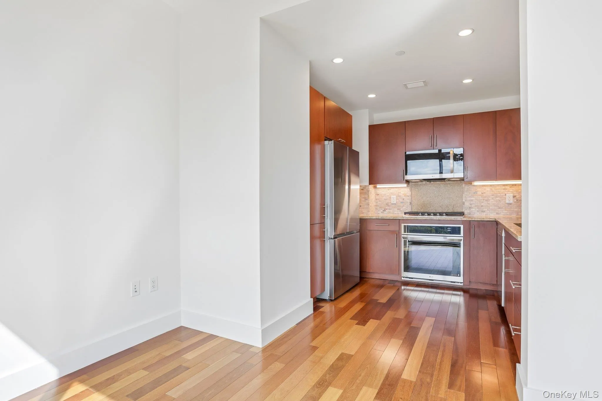 175 Huguenot Street, New Rochelle, NY, 2 Bedrooms Bedrooms, 4 Rooms Rooms,2 BathroomsBathrooms,Residential,For Rent,Huguenot,0,1057468 175 Huguenot Street, New Rochelle, NY, 2 Bedrooms Bedrooms, 4 Rooms Rooms,2 BathroomsBathrooms,Residential,For Rent,Huguenot,0,1057468