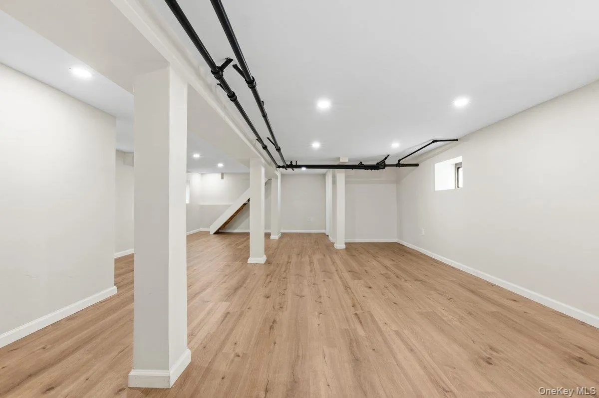 134-51 173rd Street, New York, NY, 3 Bedrooms Bedrooms, 7 Rooms Rooms,2 BathroomsBathrooms,Residential,For Rent,173rd,0,1057471 134-51 173rd Street, New York, NY, 3 Bedrooms Bedrooms, 7 Rooms Rooms,2 BathroomsBathrooms,Residential,For Rent,173rd,0,1057471