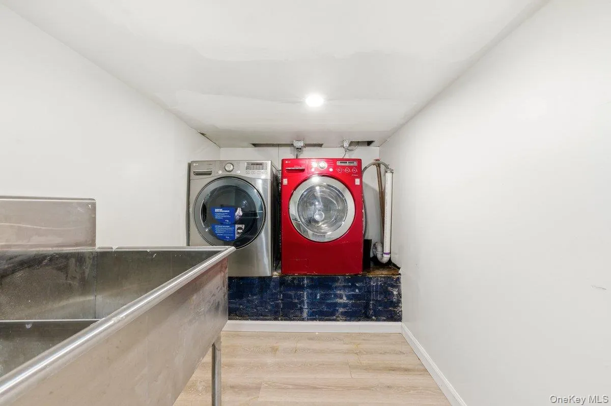 134-51 173rd Street, New York, NY, 3 Bedrooms Bedrooms, 7 Rooms Rooms,2 BathroomsBathrooms,Residential,For Rent,173rd,0,1057471 134-51 173rd Street, New York, NY, 3 Bedrooms Bedrooms, 7 Rooms Rooms,2 BathroomsBathrooms,Residential,For Rent,173rd,0,1057471