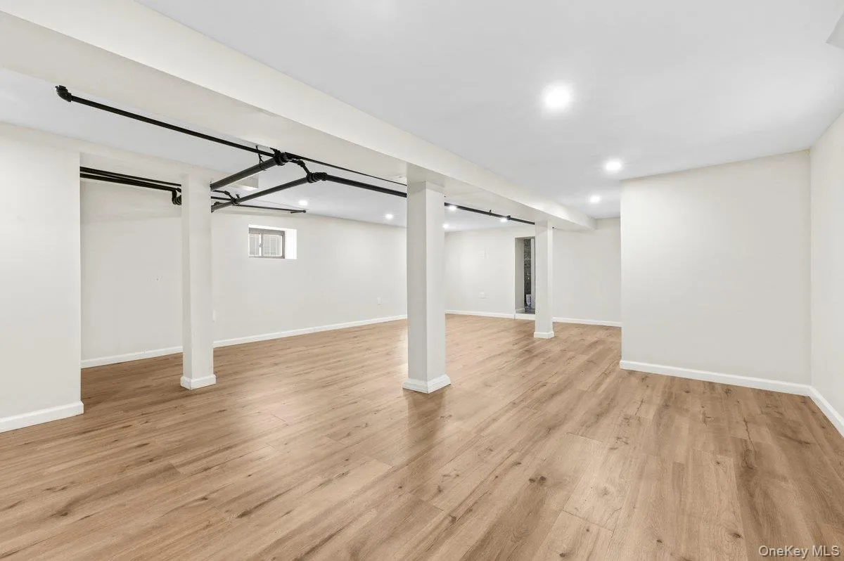 134-51 173rd Street, New York, NY, 3 Bedrooms Bedrooms, 7 Rooms Rooms,2 BathroomsBathrooms,Residential,For Rent,173rd,0,1057471 134-51 173rd Street, New York, NY, 3 Bedrooms Bedrooms, 7 Rooms Rooms,2 BathroomsBathrooms,Residential,For Rent,173rd,0,1057471