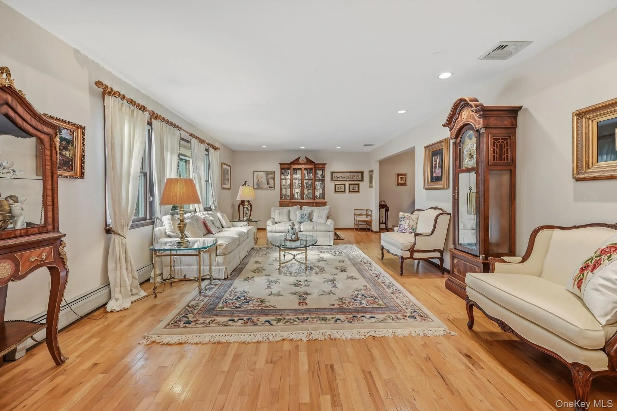 Gracious living room Gracious living room