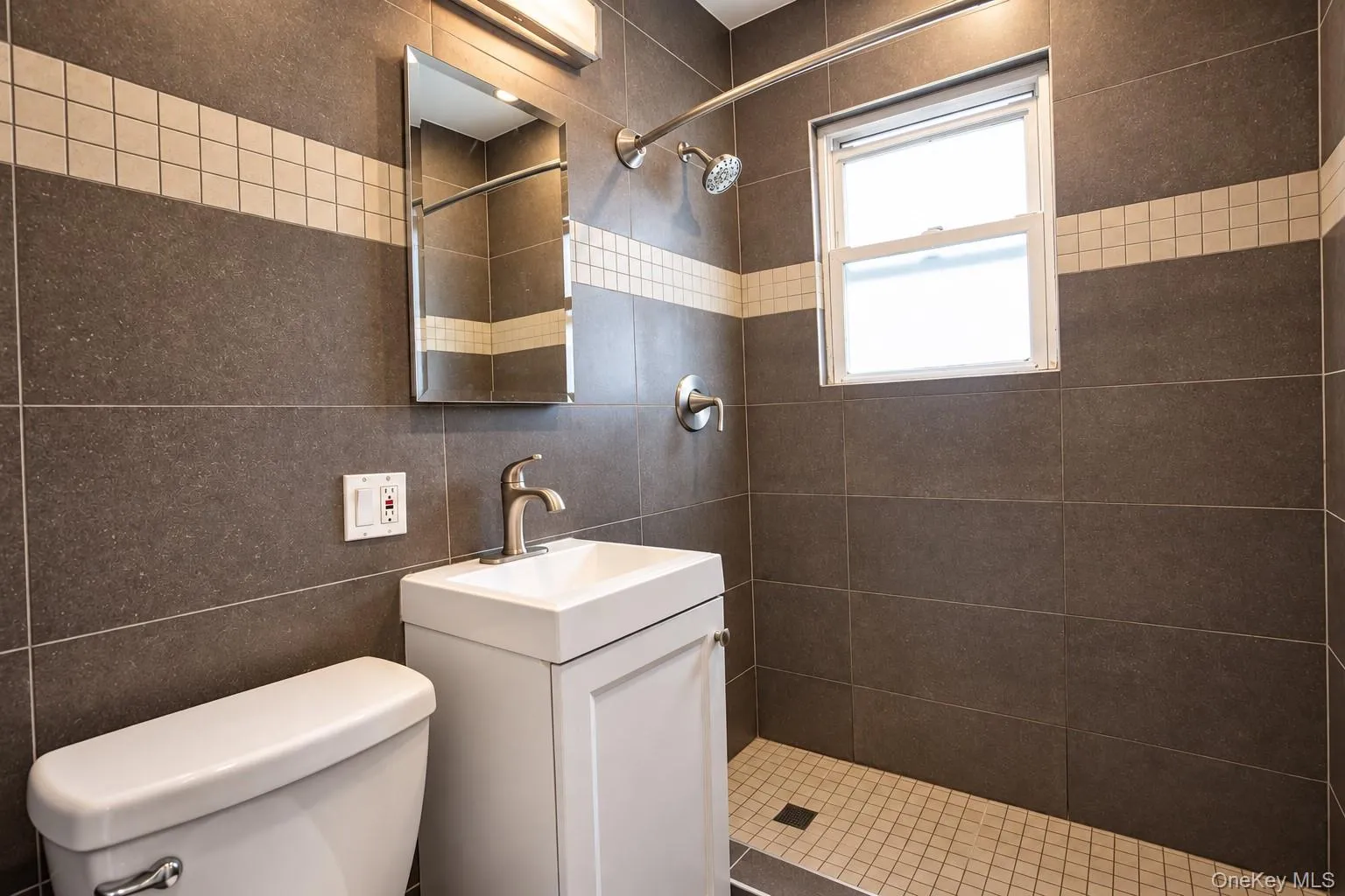 242 Broadway, Long Beach, NY, 2 Bedrooms Bedrooms, 4 Rooms Rooms,1 BathroomBathrooms,Residential Lease,For Rent,Broadway,0,1057474 242 Broadway, Long Beach, NY, 2 Bedrooms Bedrooms, 4 Rooms Rooms,1 BathroomBathrooms,Residential Lease,For Rent,Broadway,0,1057474