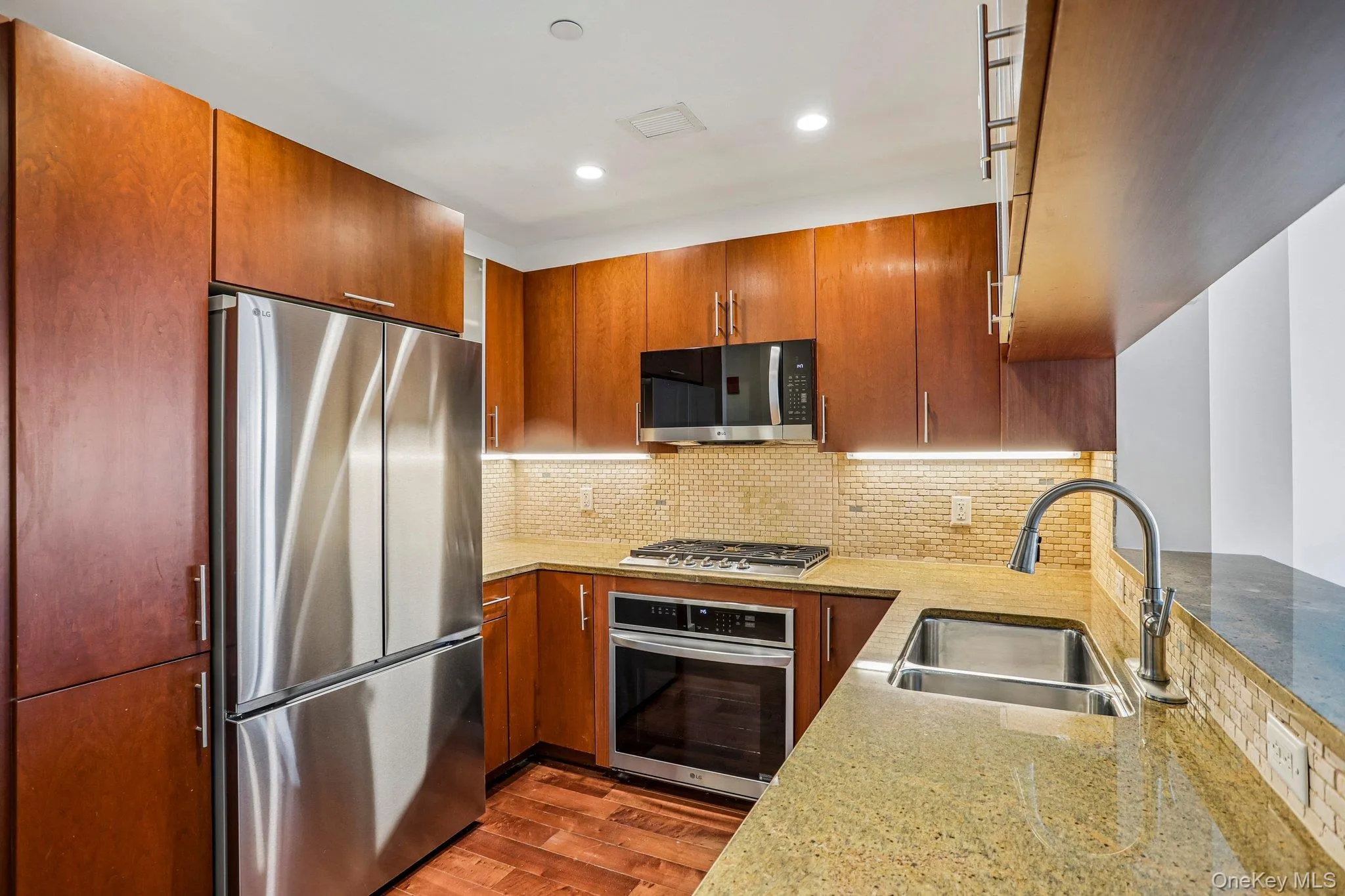 175 Huguenot Street, New Rochelle, NY, 2 Bedrooms Bedrooms, 5 Rooms Rooms,2 BathroomsBathrooms,Residential,For Rent,Huguenot,0,1057482 175 Huguenot Street, New Rochelle, NY, 2 Bedrooms Bedrooms, 5 Rooms Rooms,2 BathroomsBathrooms,Residential,For Rent,Huguenot,0,1057482