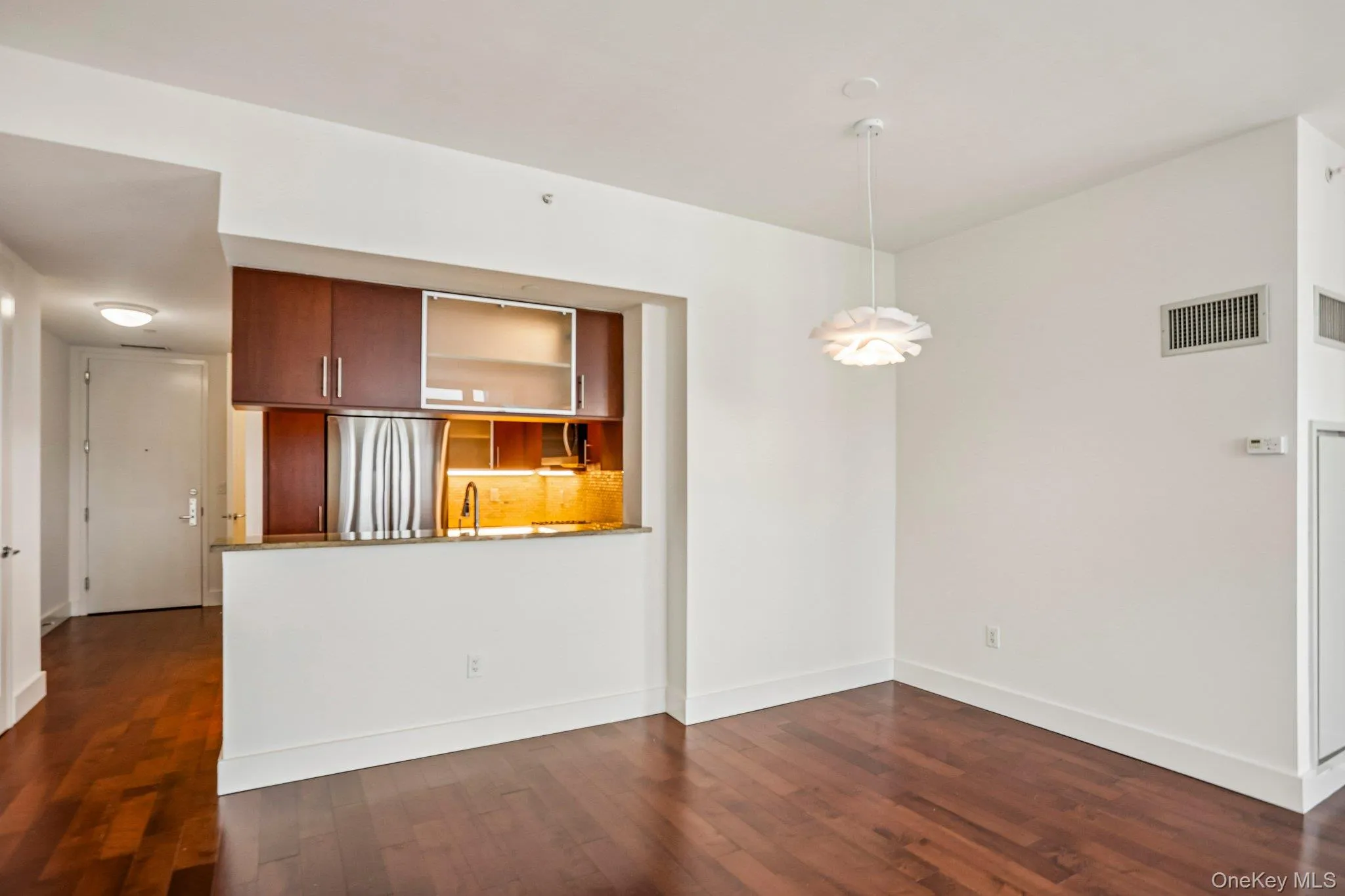 175 Huguenot Street, New Rochelle, NY, 2 Bedrooms Bedrooms, 5 Rooms Rooms,2 BathroomsBathrooms,Residential,For Rent,Huguenot,0,1057482 175 Huguenot Street, New Rochelle, NY, 2 Bedrooms Bedrooms, 5 Rooms Rooms,2 BathroomsBathrooms,Residential,For Rent,Huguenot,0,1057482