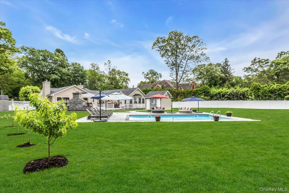 21 Buttonwood Drive, Huntington, NY, 6 Bedrooms Bedrooms, 11 Rooms Rooms,3 BathroomsBathrooms,Residential,For Rent,Buttonwood,0,1057484 21 Buttonwood Drive, Huntington, NY, 6 Bedrooms Bedrooms, 11 Rooms Rooms,3 BathroomsBathrooms,Residential,For Rent,Buttonwood,0,1057484