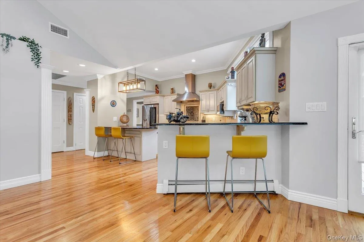 21 Buttonwood Drive, Huntington, NY, 6 Bedrooms Bedrooms, 11 Rooms Rooms,3 BathroomsBathrooms,Residential,For Rent,Buttonwood,0,1057484 21 Buttonwood Drive, Huntington, NY, 6 Bedrooms Bedrooms, 11 Rooms Rooms,3 BathroomsBathrooms,Residential,For Rent,Buttonwood,0,1057484